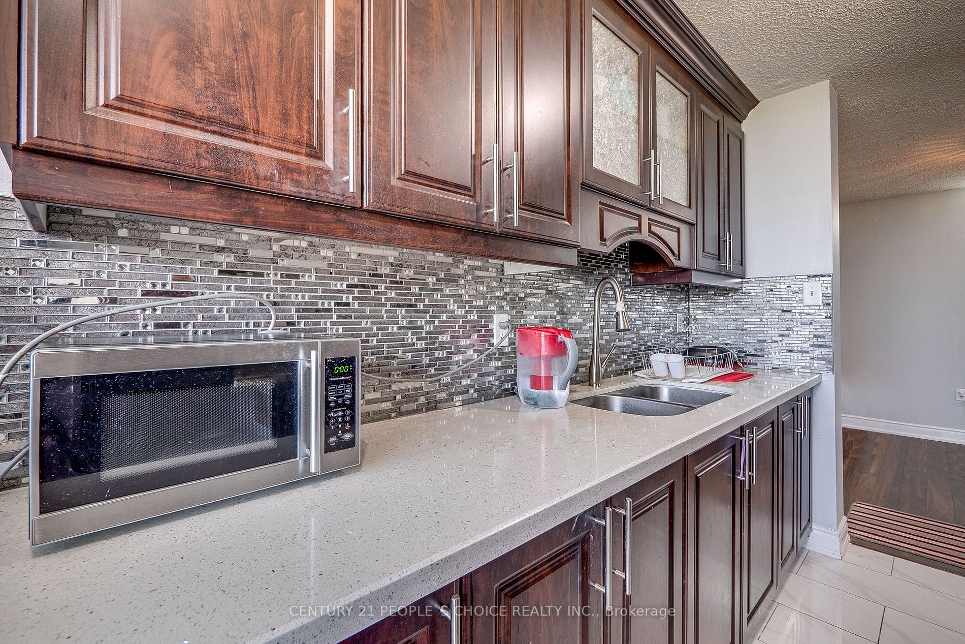 17 Knightsbridge Rd, #907