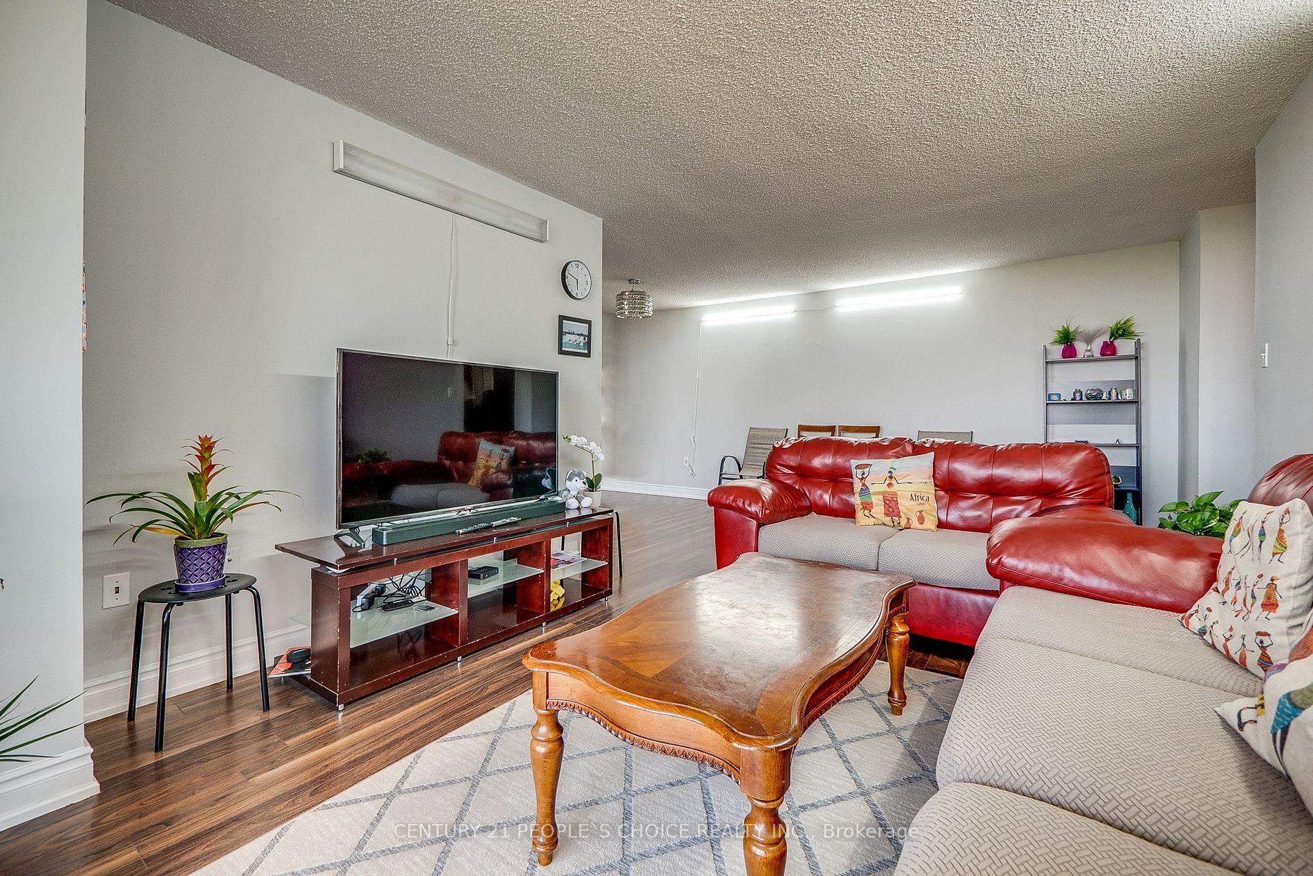 17 Knightsbridge Rd, #907