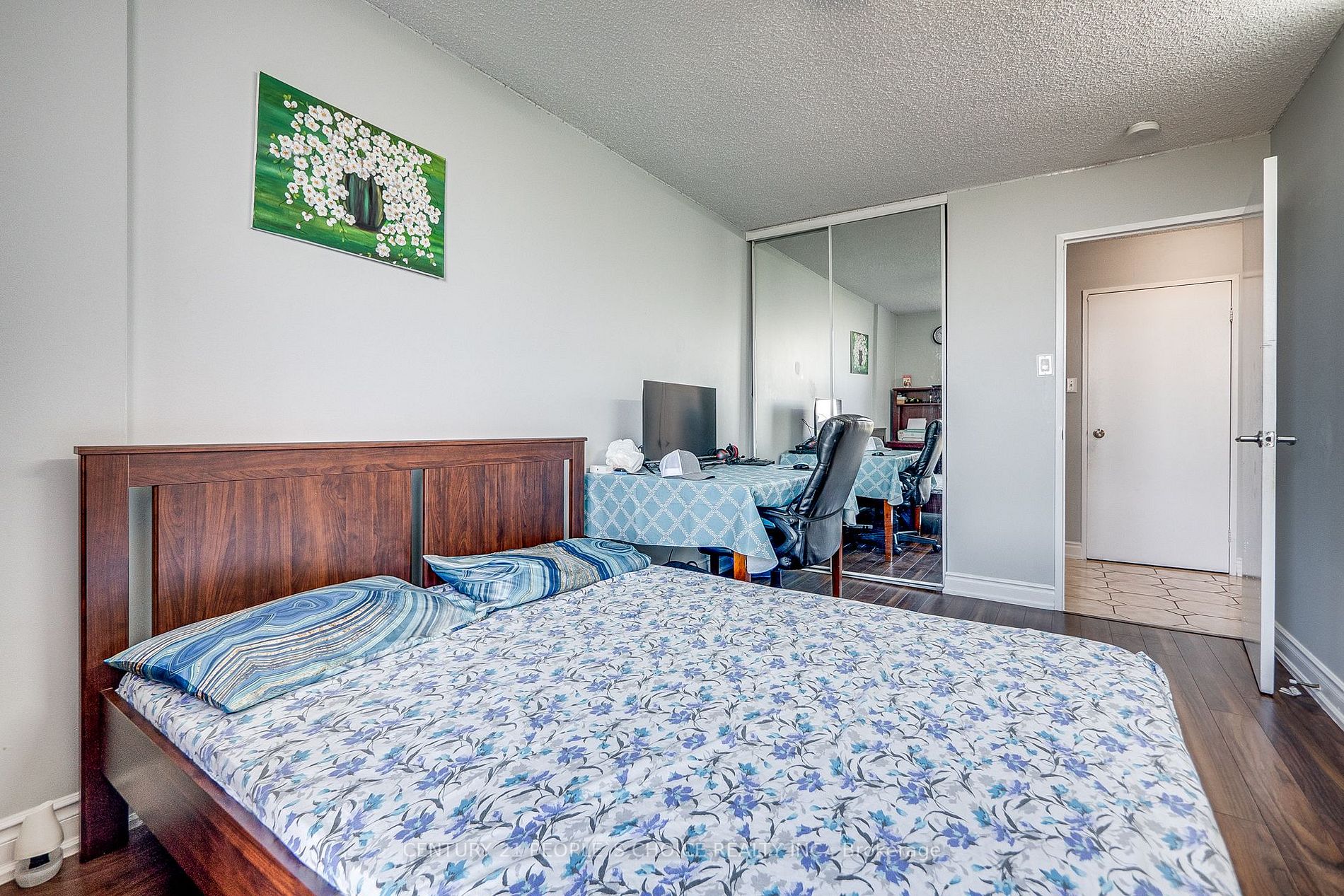 17 Knightsbridge Rd, #907