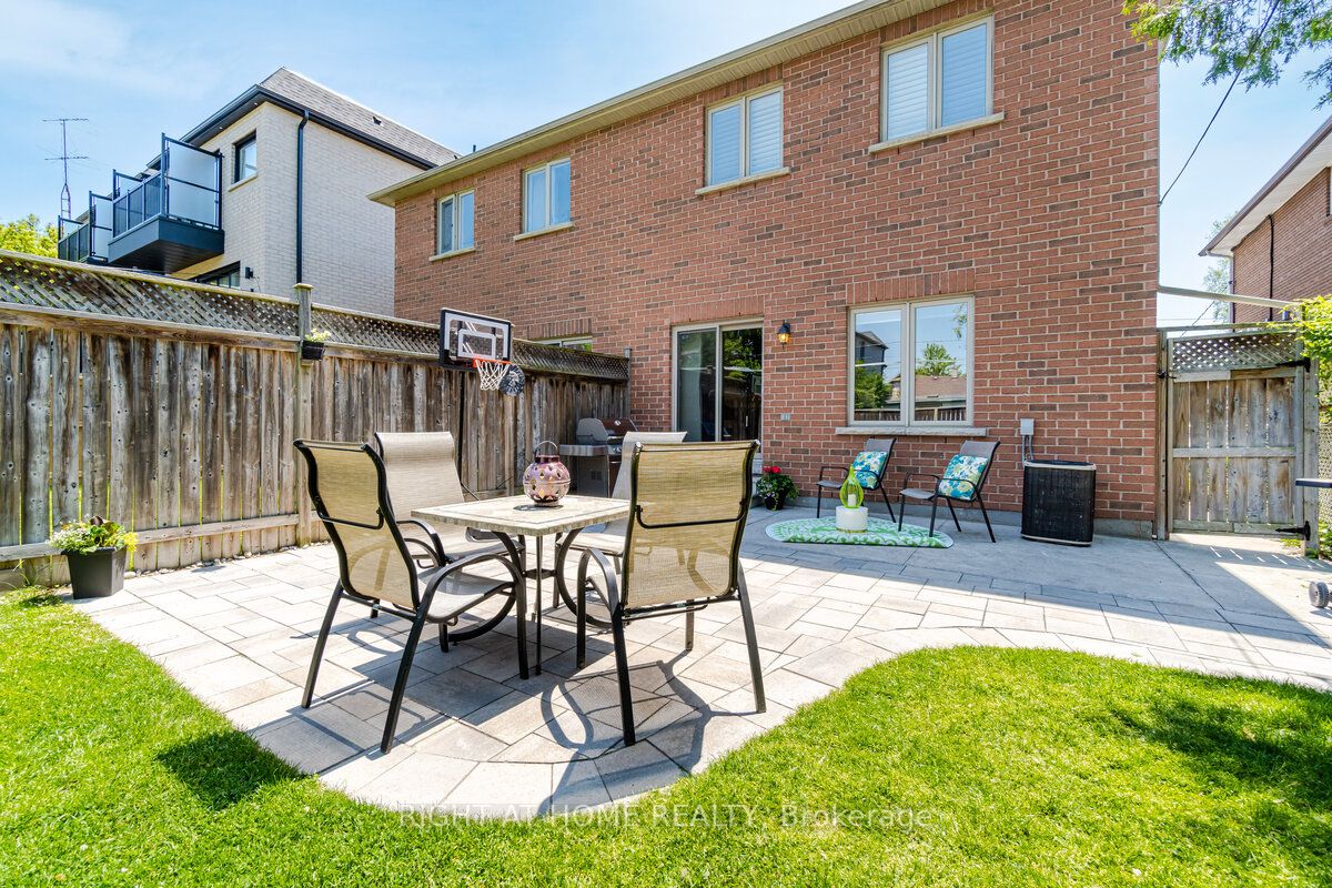 24B Jellicoe Ave