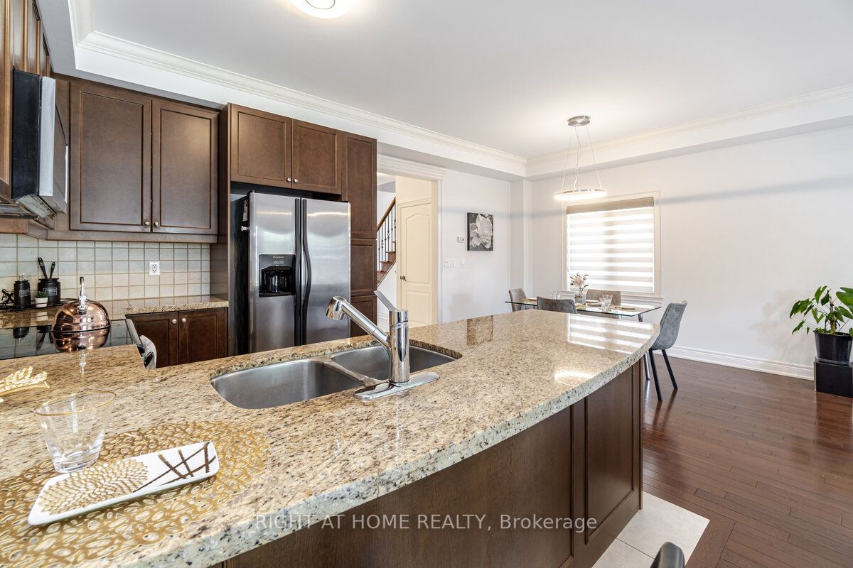 24B Jellicoe Ave
