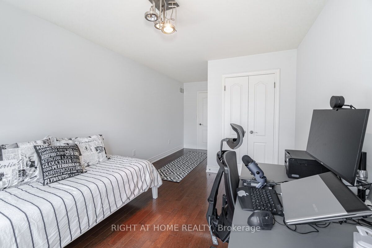 24B Jellicoe Ave