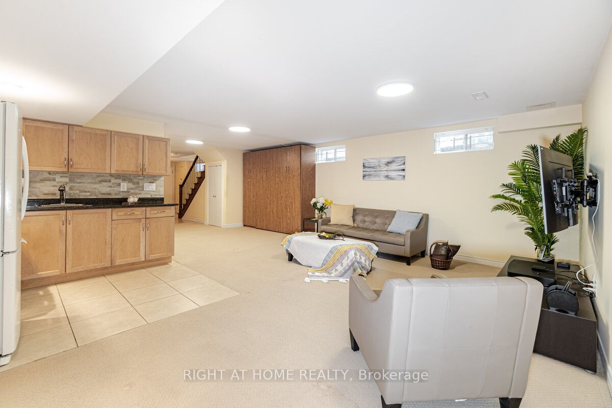 24B Jellicoe Ave