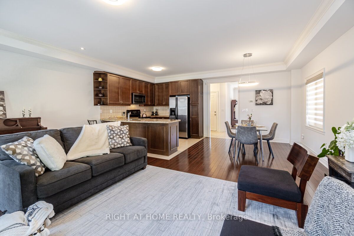 24B Jellicoe Ave