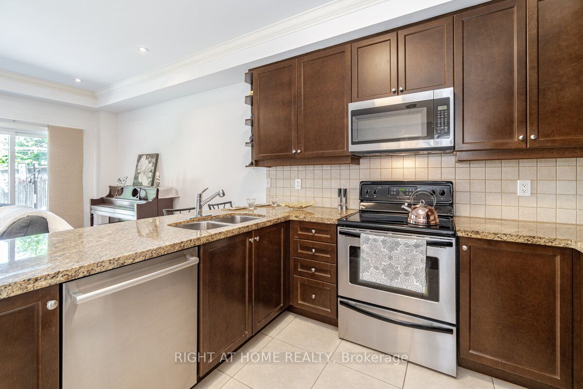 24B Jellicoe Ave