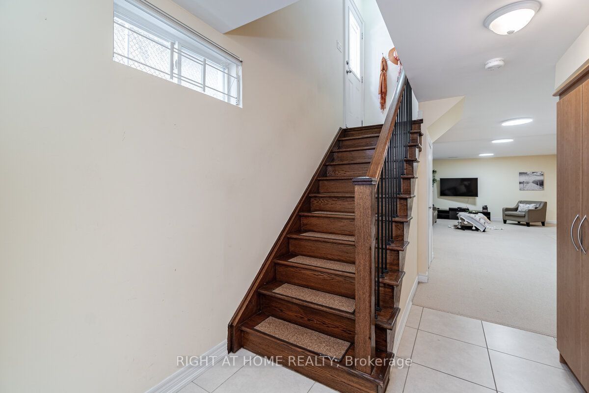 24B Jellicoe Ave
