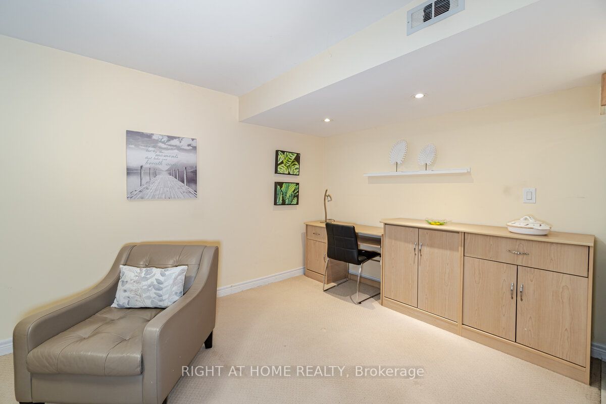 24B Jellicoe Ave