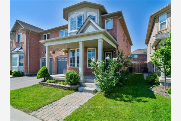 844 Luxton Dr, Milton