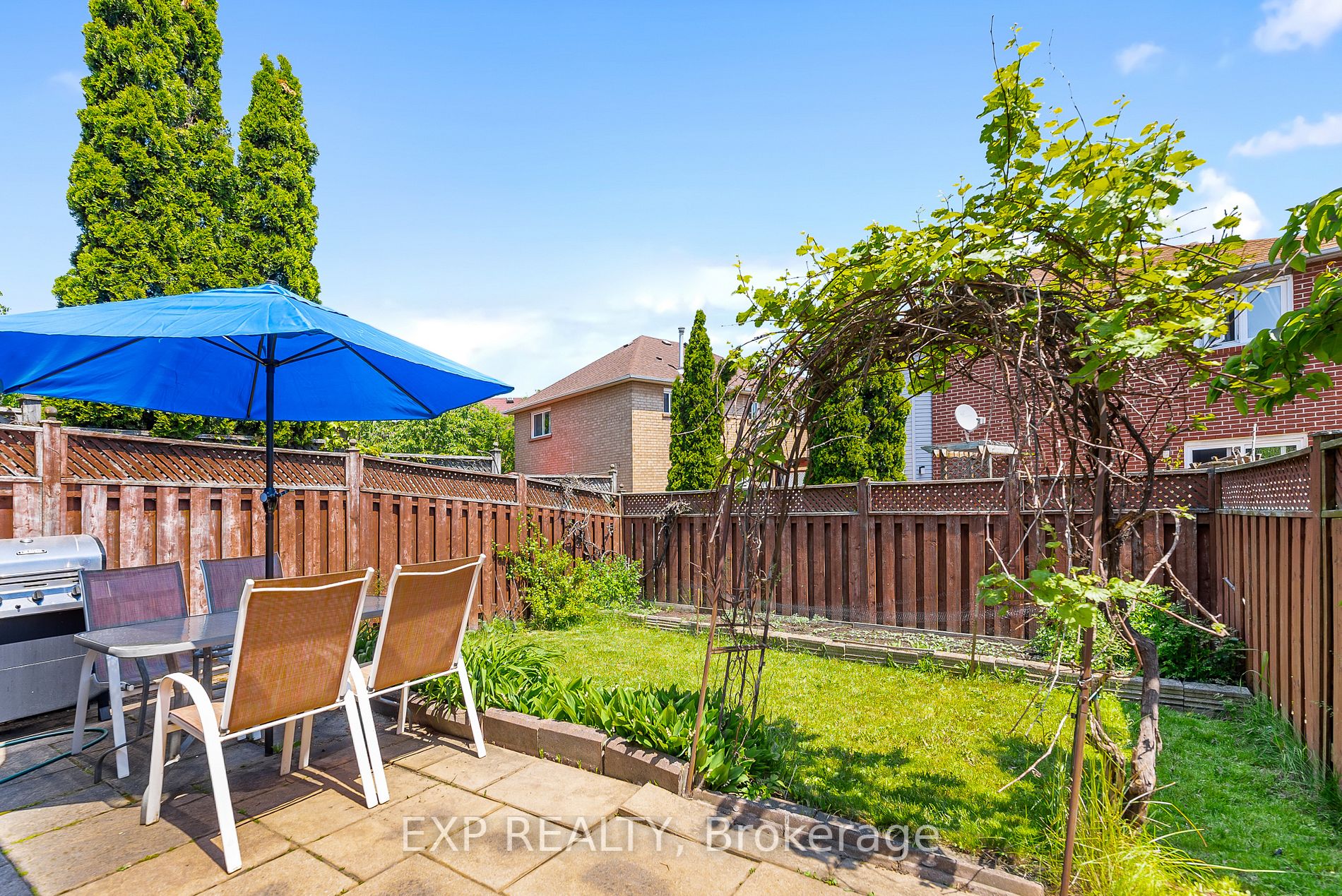 5620 Cortina Cres