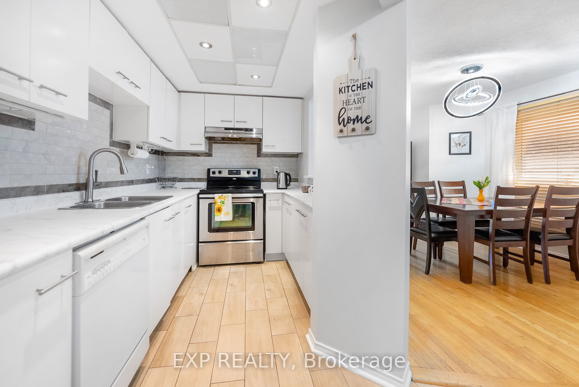 5620 Cortina Cres