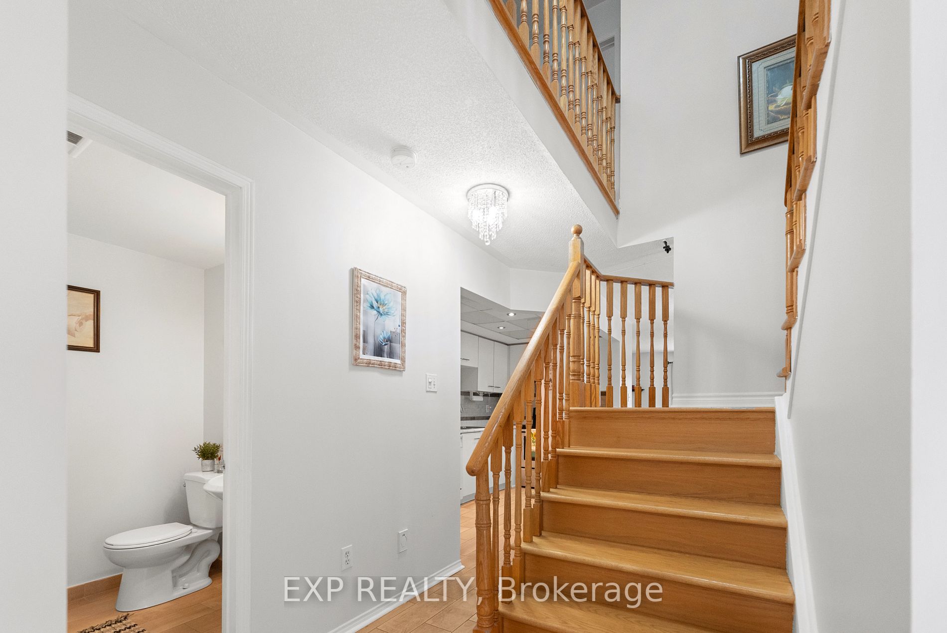 5620 Cortina Cres