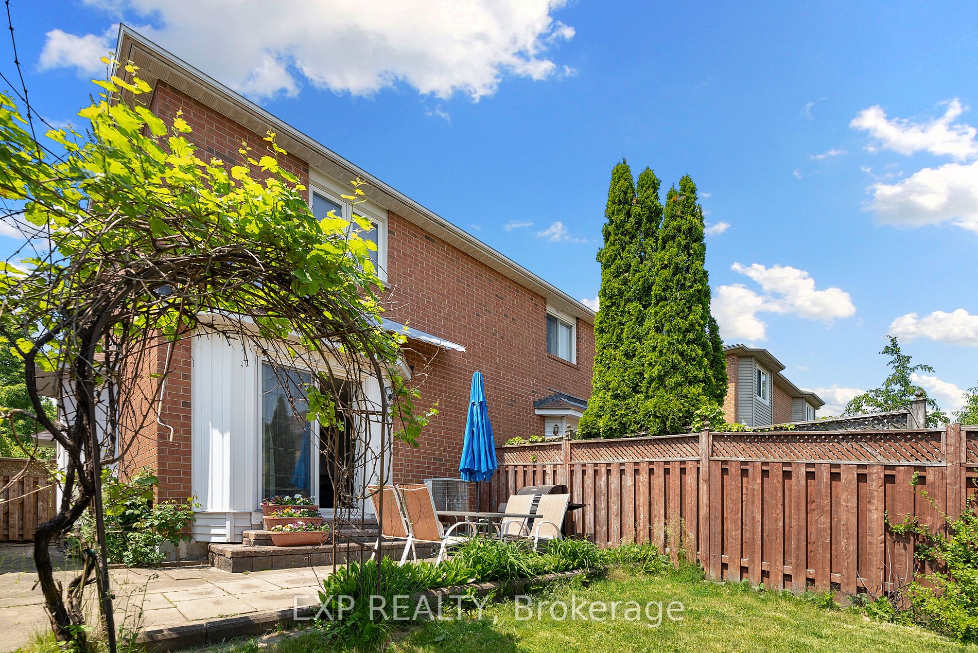 5620 Cortina Cres
