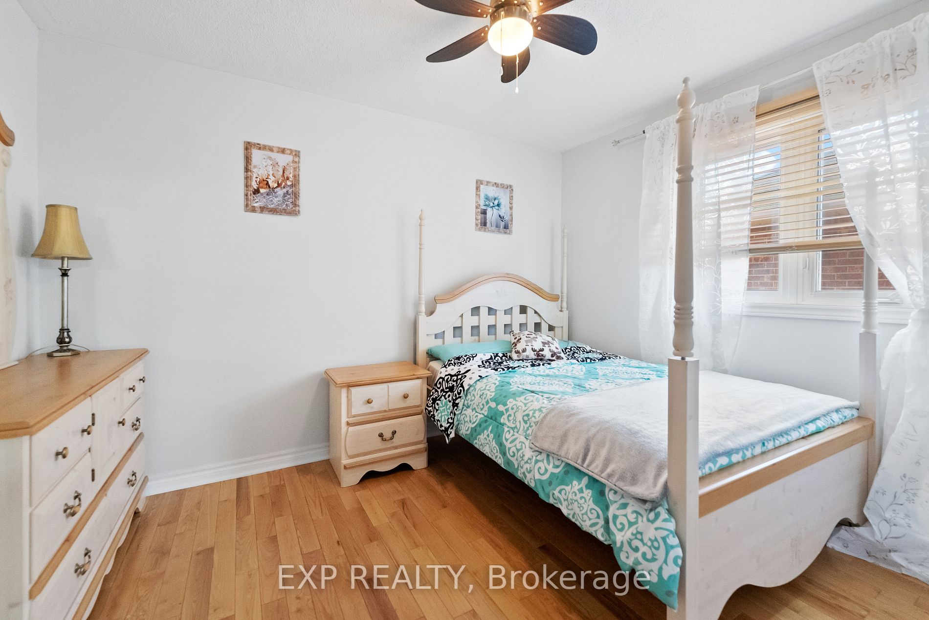 5620 Cortina Cres