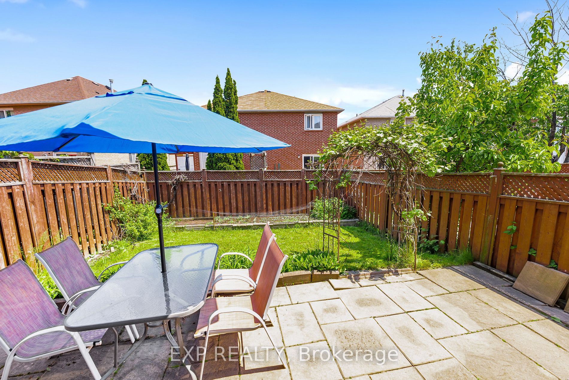5620 Cortina Cres