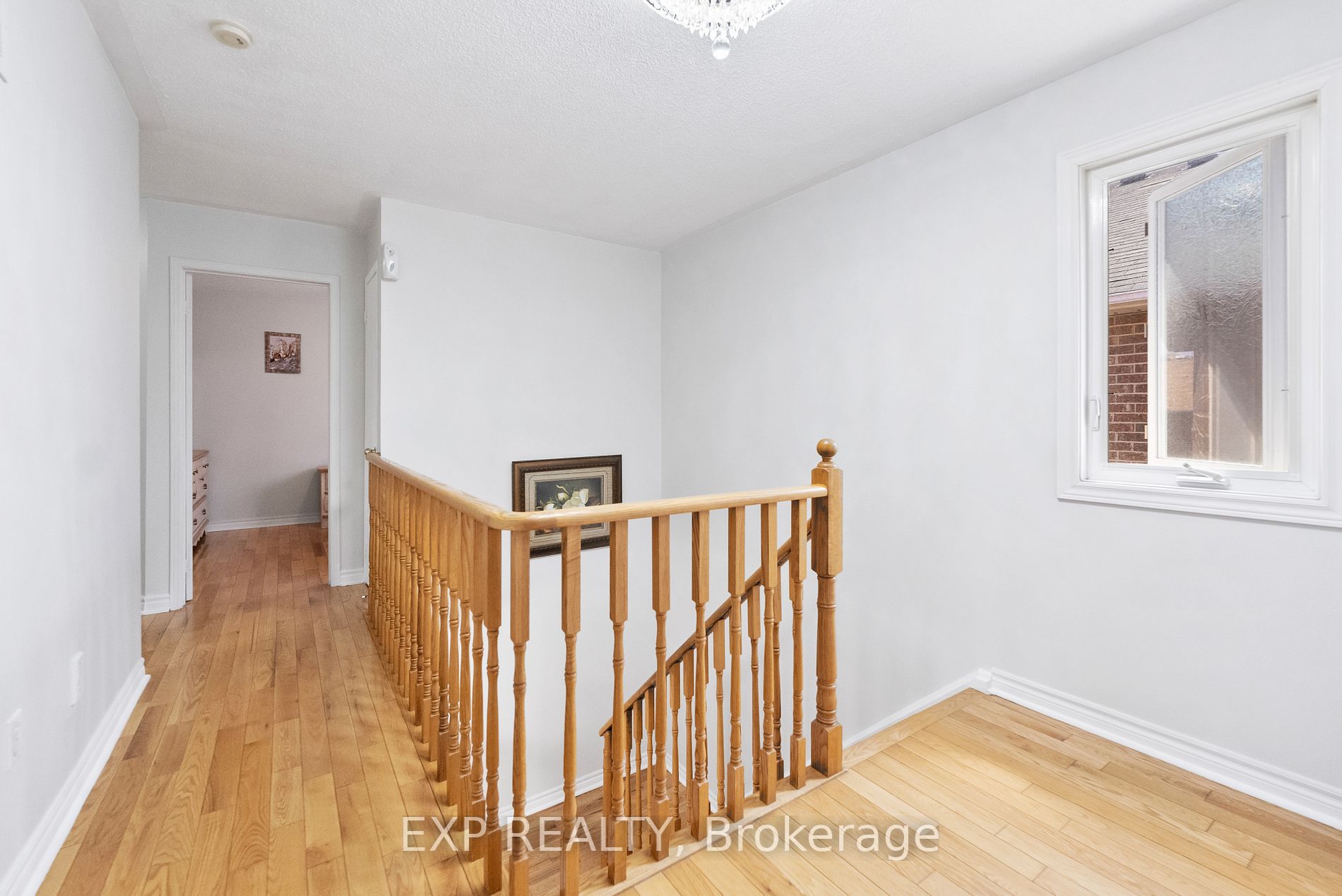 5620 Cortina Cres