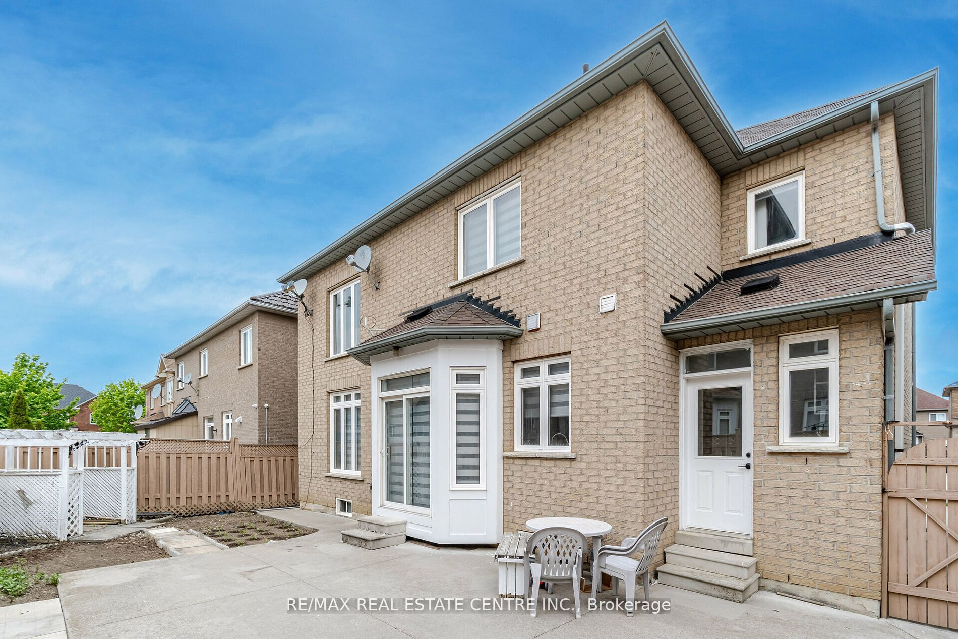 5 Wild Indigo Cres