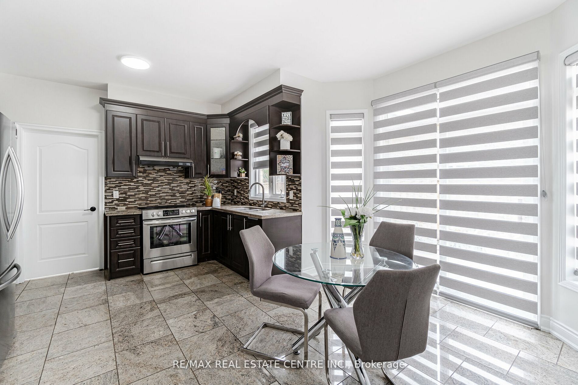 5 Wild Indigo Cres