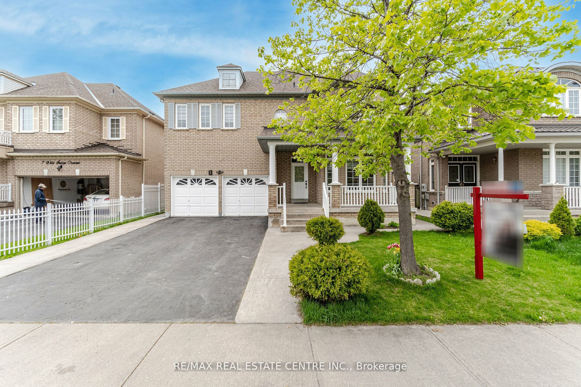 5 Wild Indigo Cres
