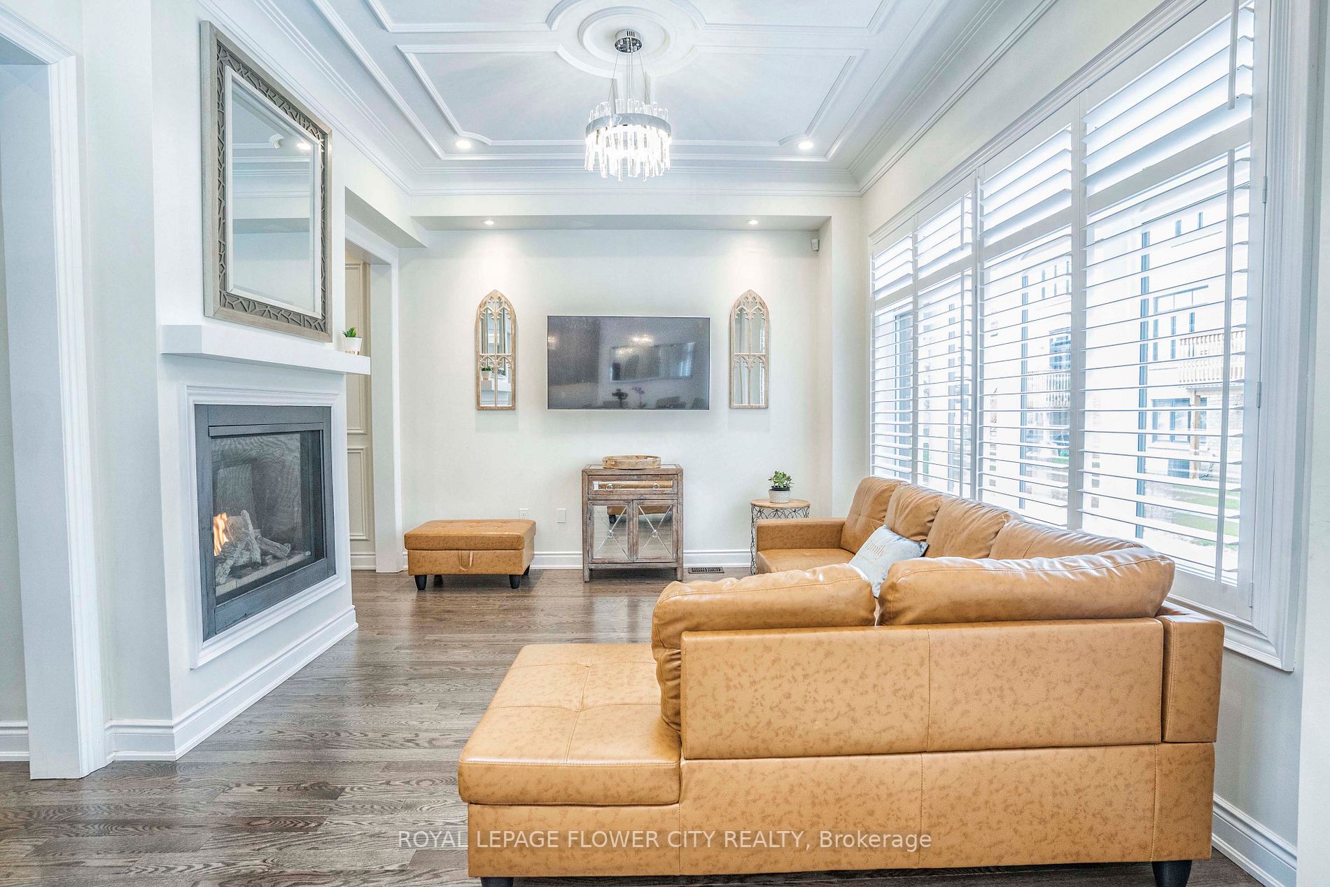 1284 Queens Plate Rd