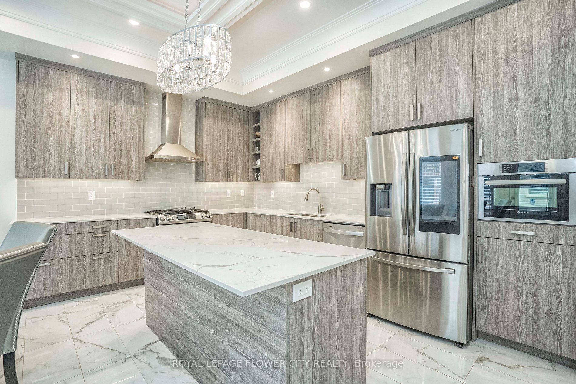 1284 Queens Plate Rd