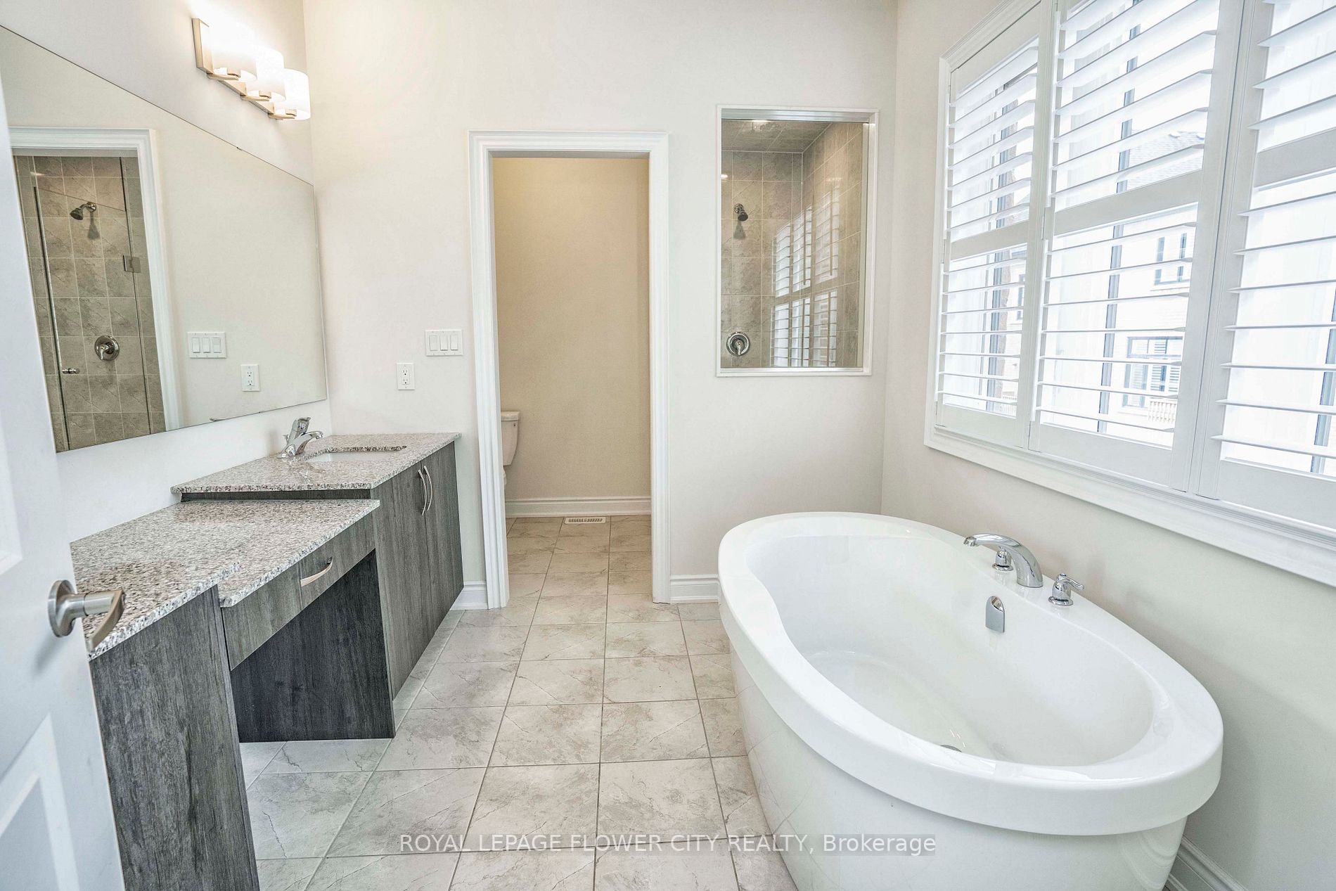 1284 Queens Plate Rd