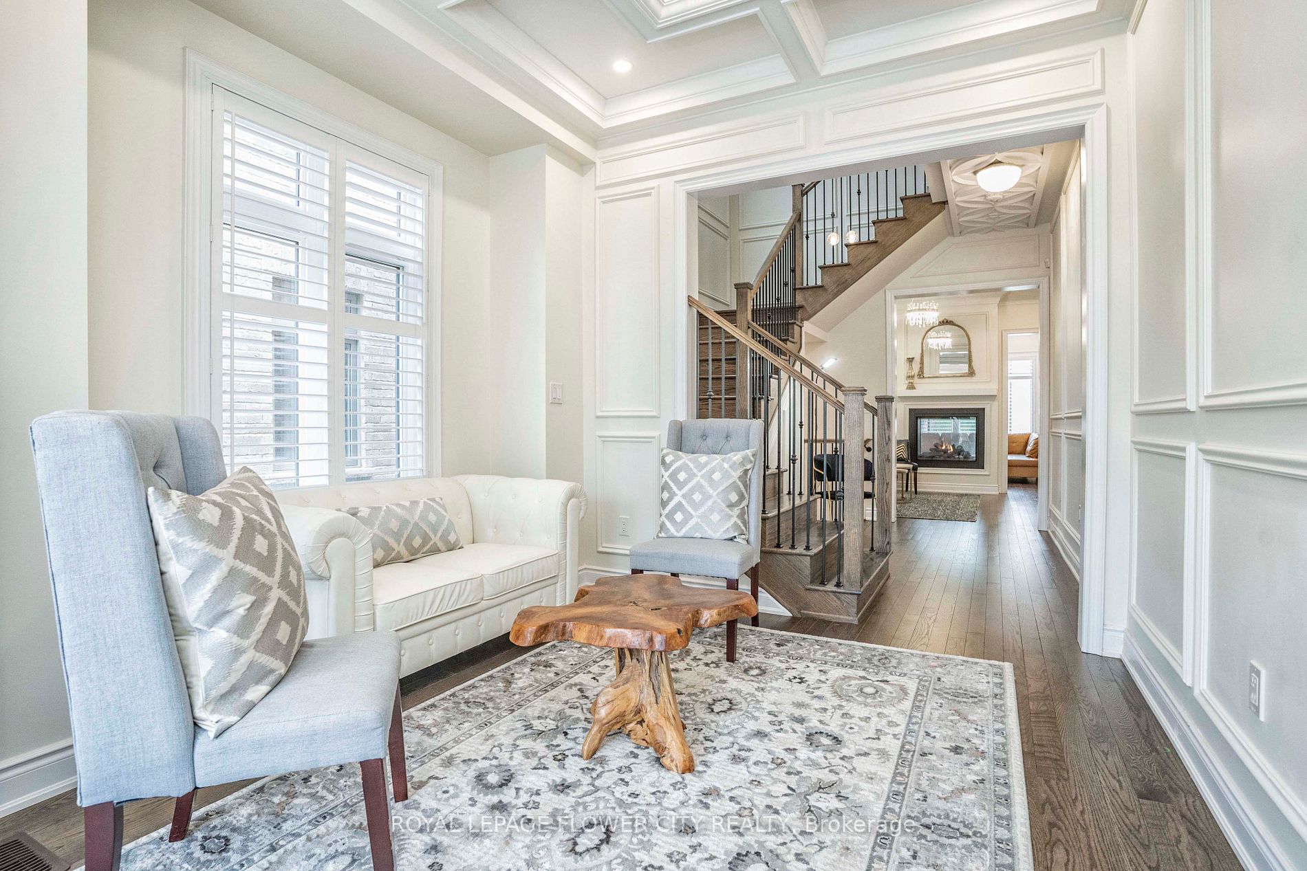 1284 Queens Plate Rd