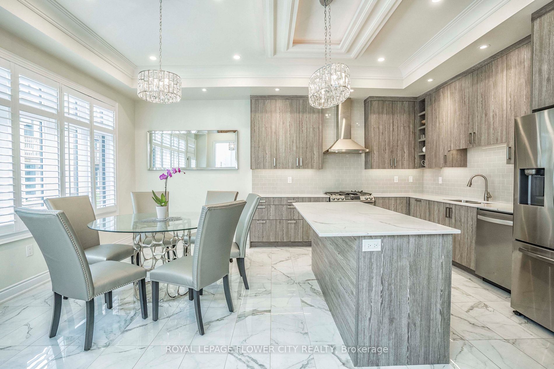 1284 Queens Plate Rd