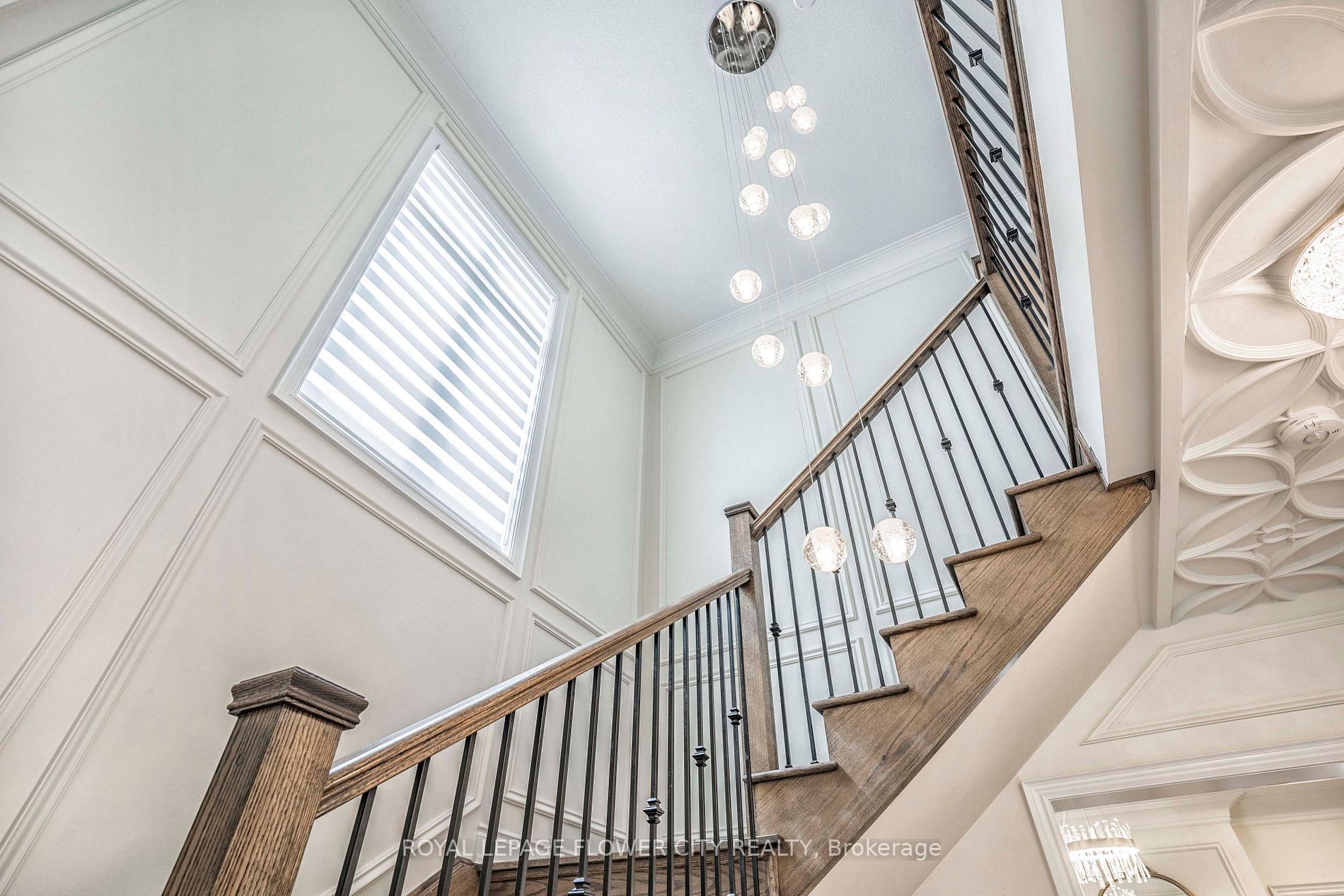 1284 Queens Plate Rd