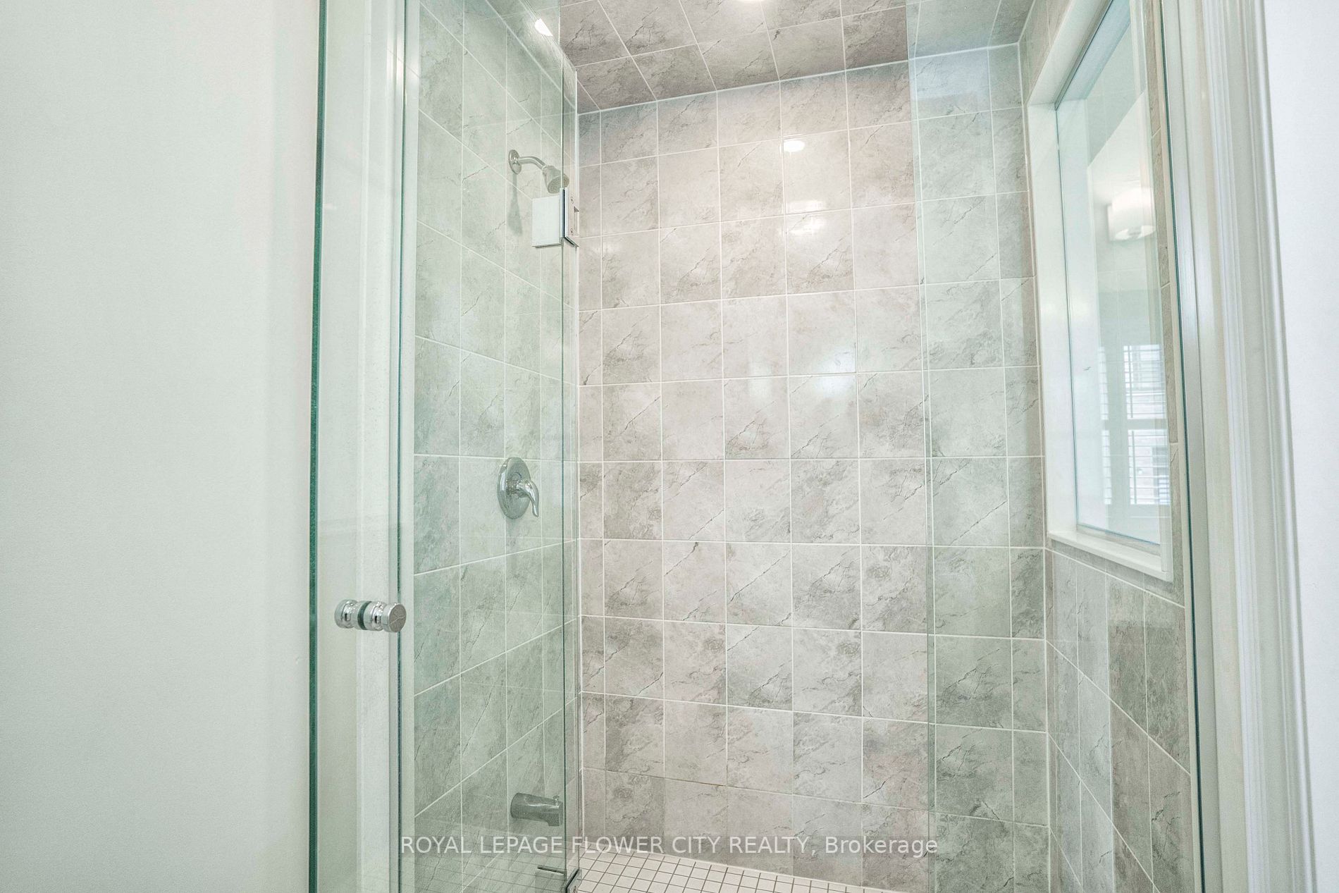 1284 Queens Plate Rd