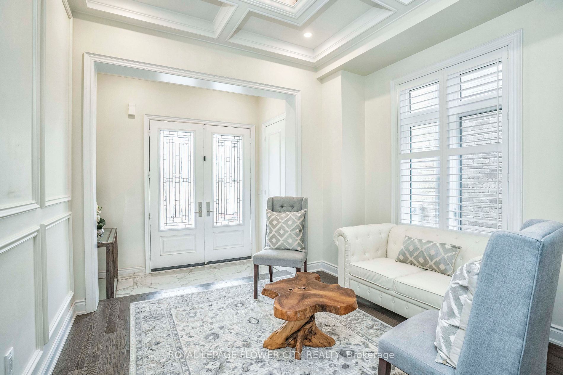1284 Queens Plate Rd