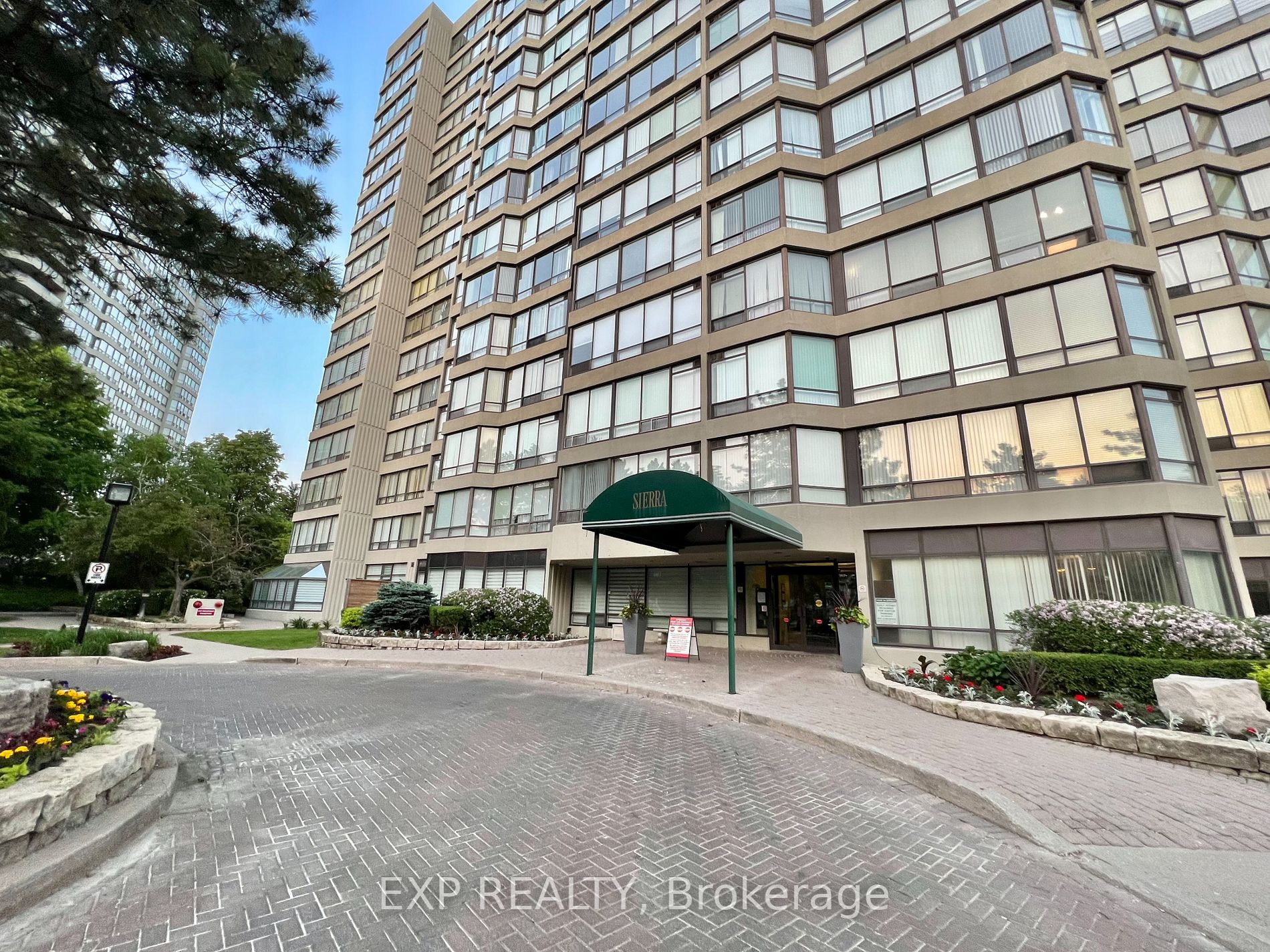26 Hanover Rd, #704