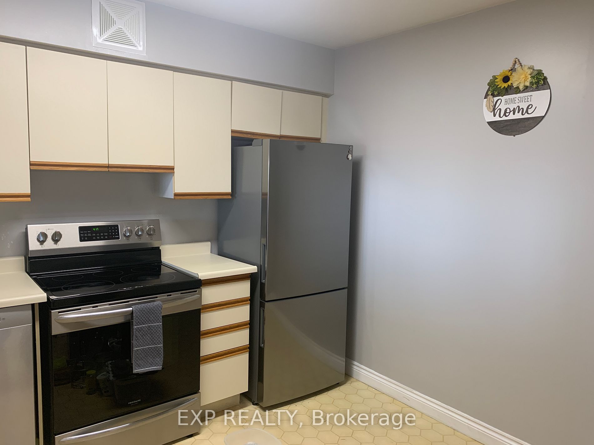 26 Hanover Rd, #704
