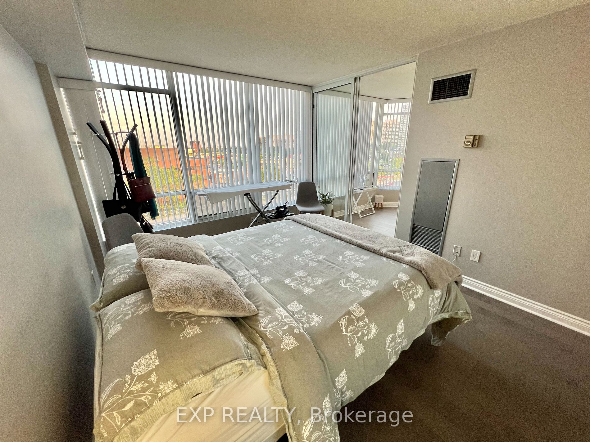 26 Hanover Rd, #704