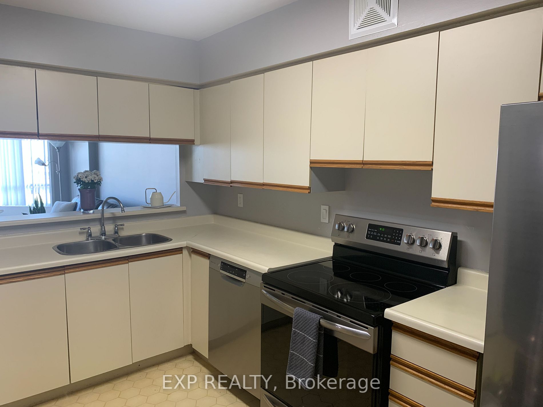 26 Hanover Rd, #704