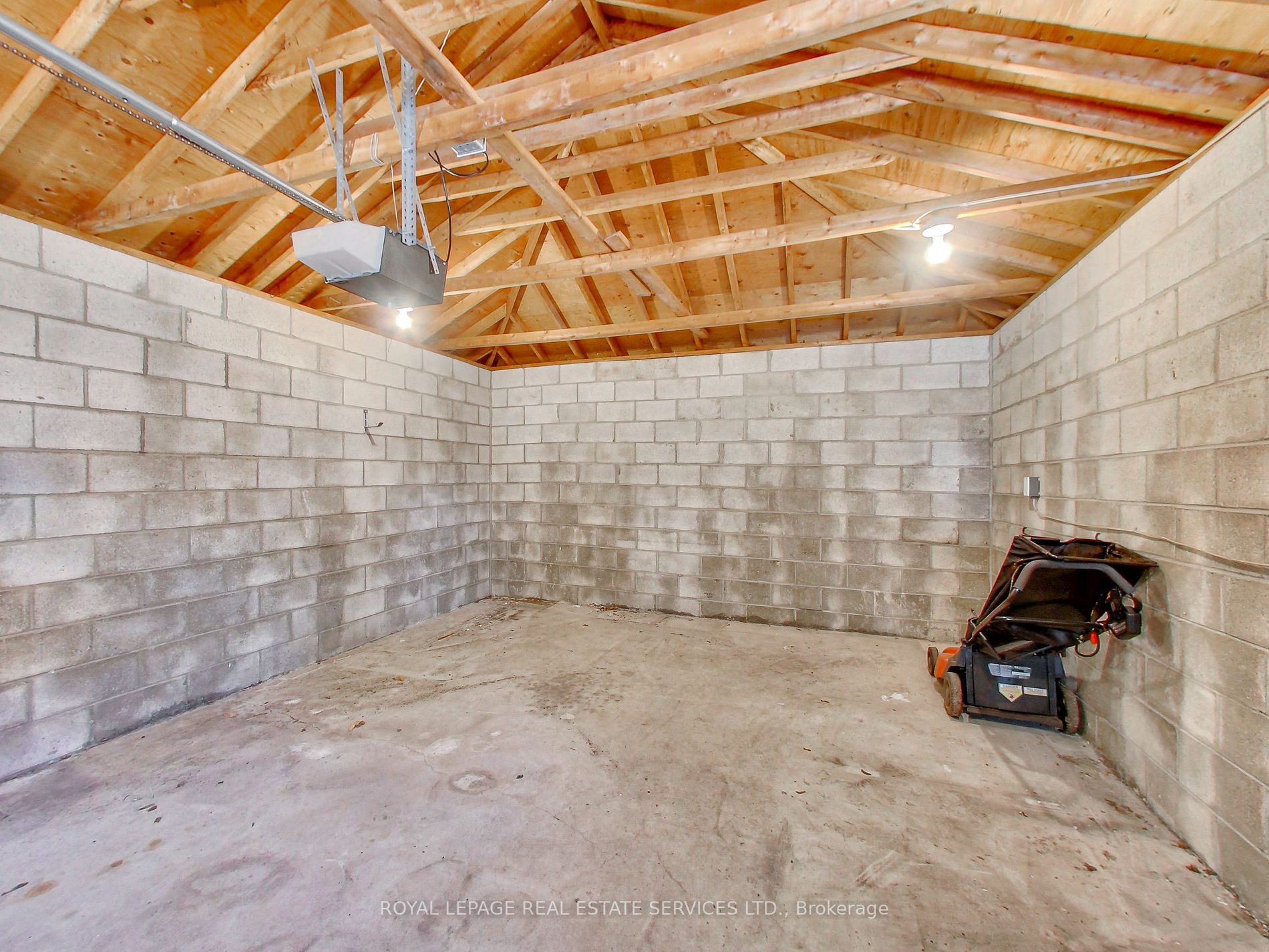 24 Lady Bank Rd