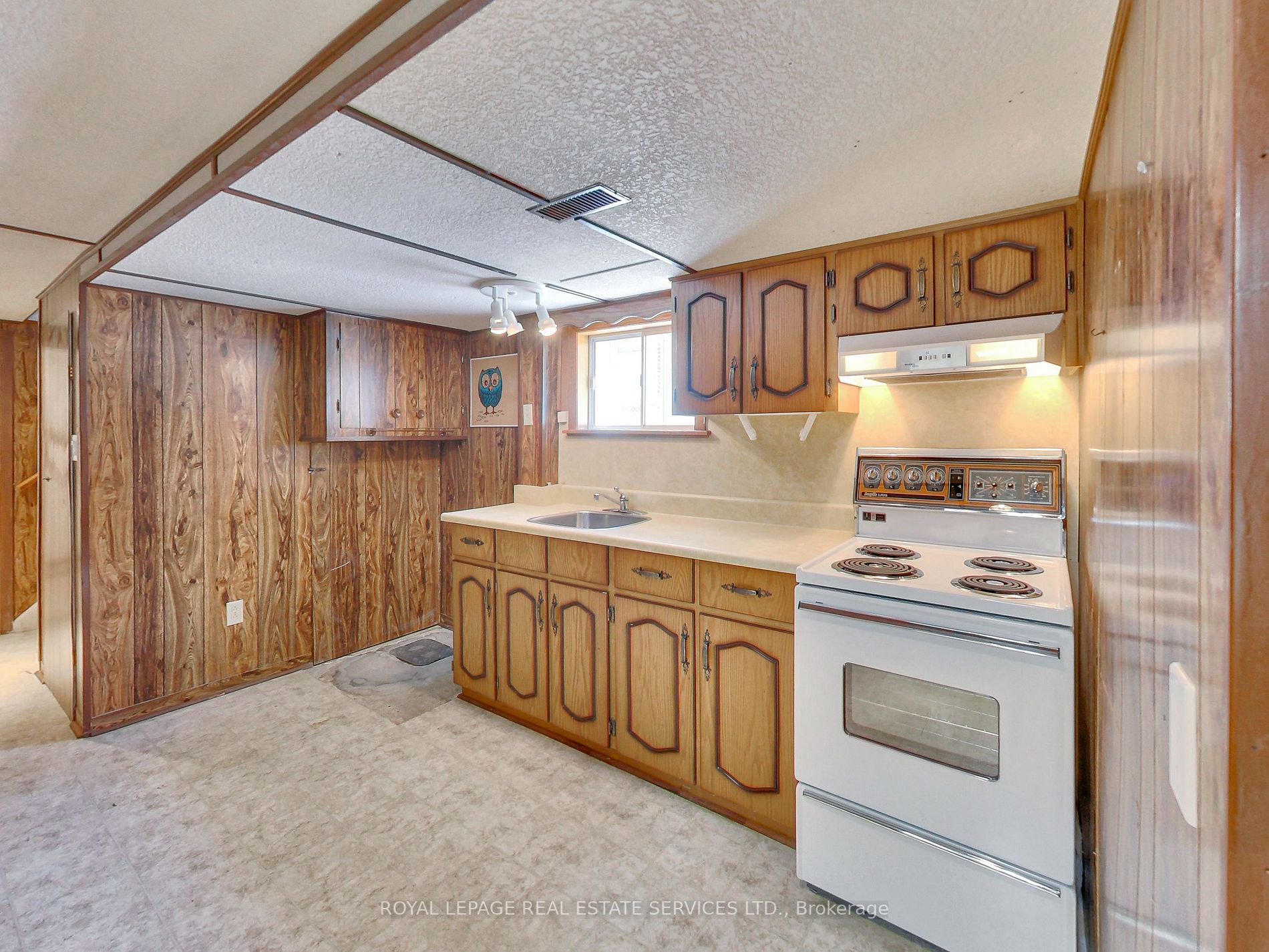 24 Lady Bank Rd
