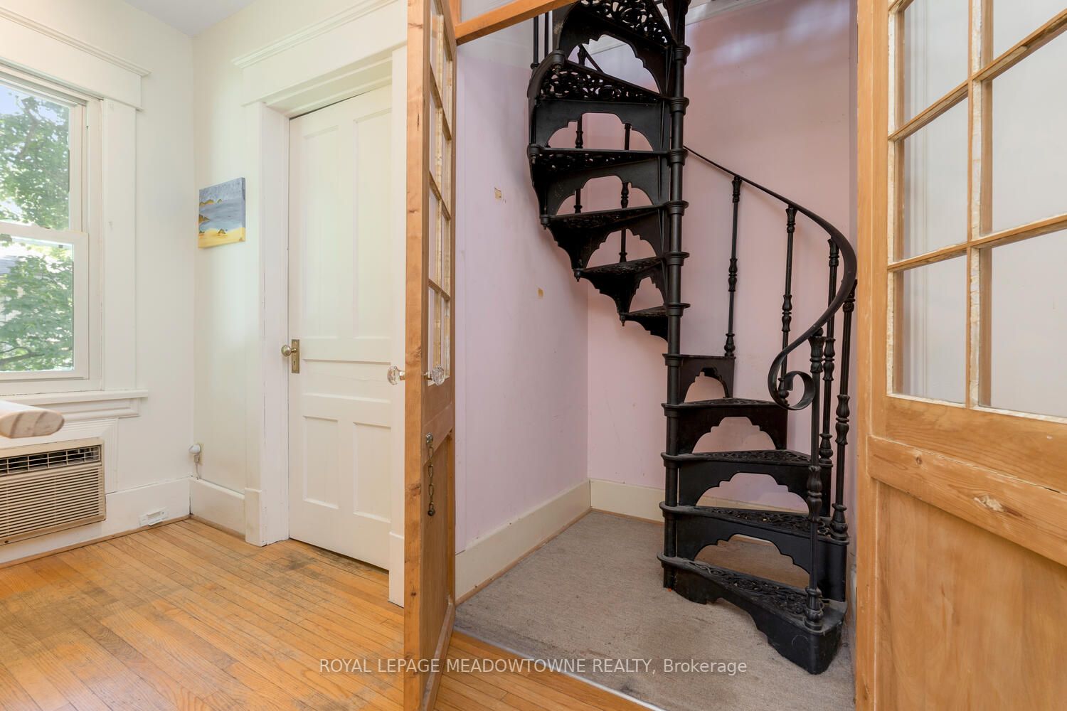 32 Charles St