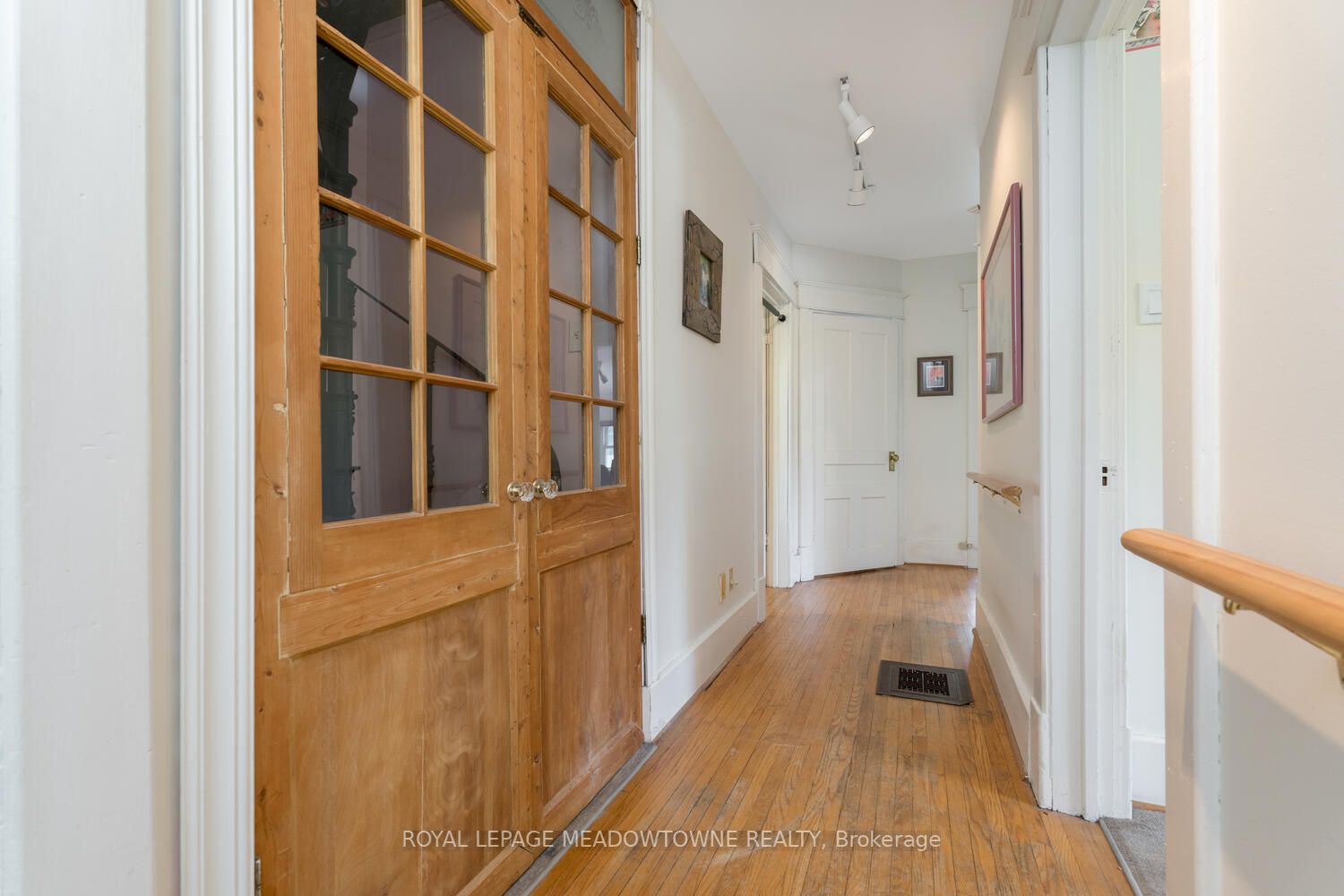 32 Charles St