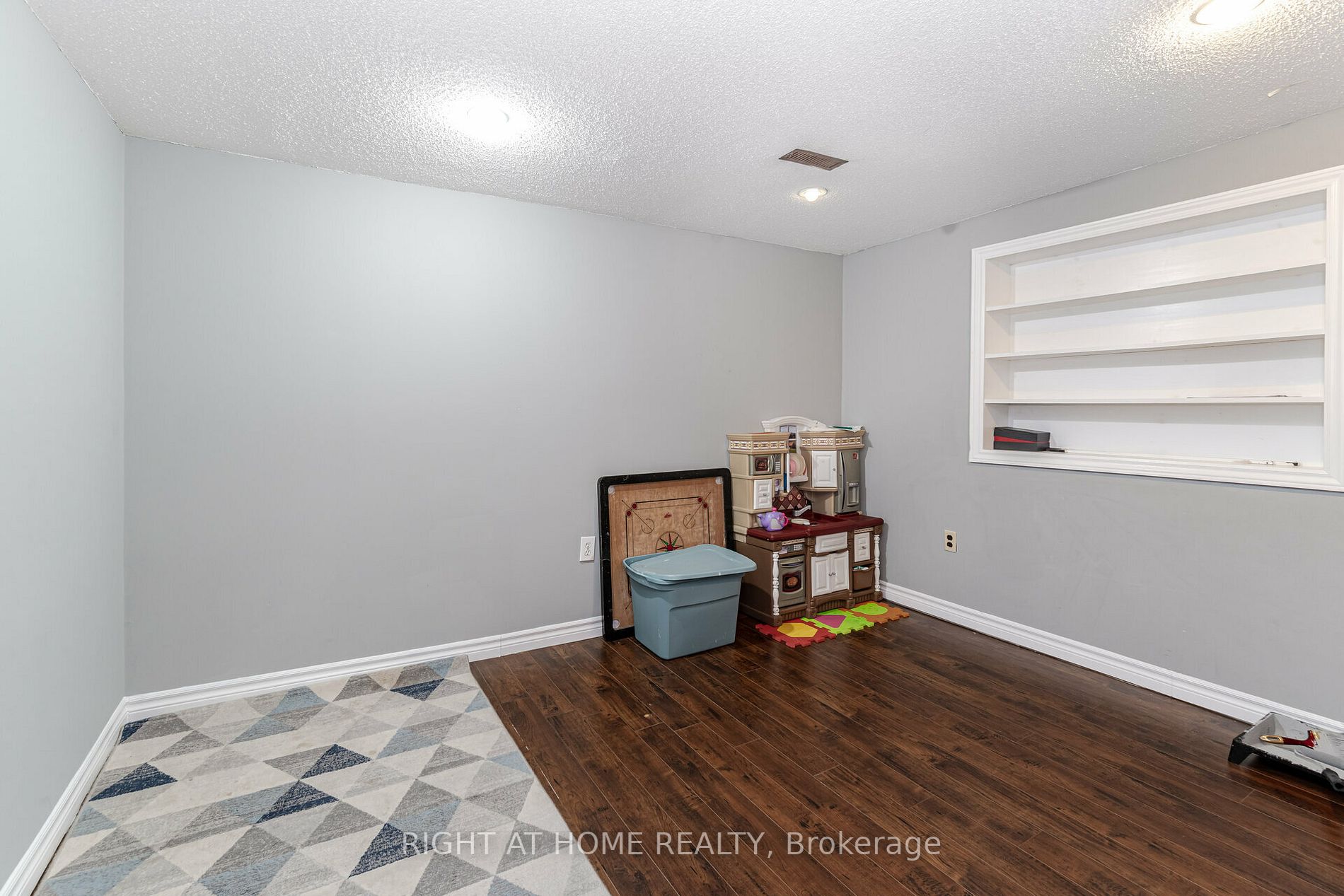 1020 Central Park Dr, #75