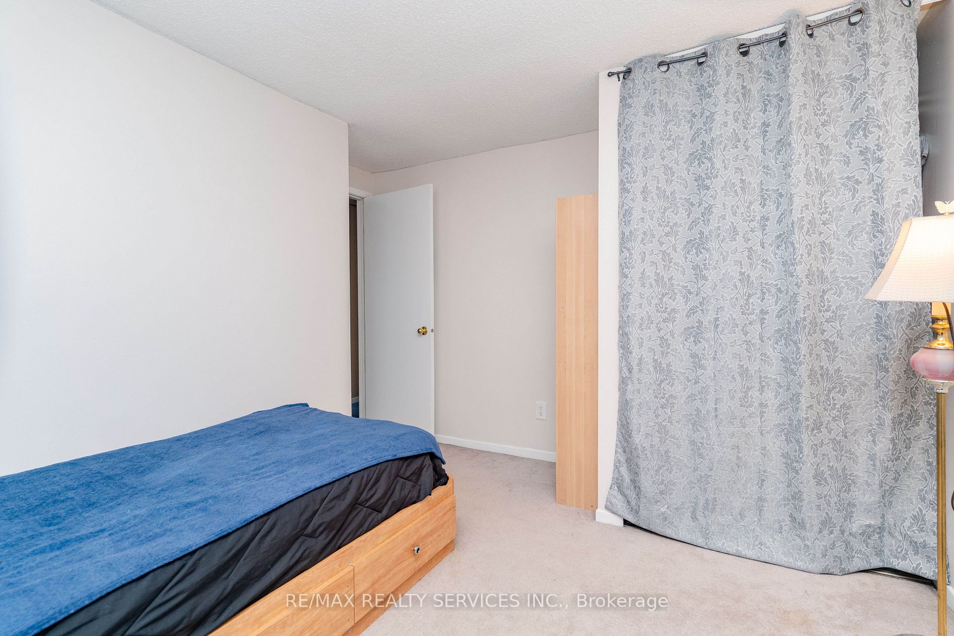 4 Traverston Crt
