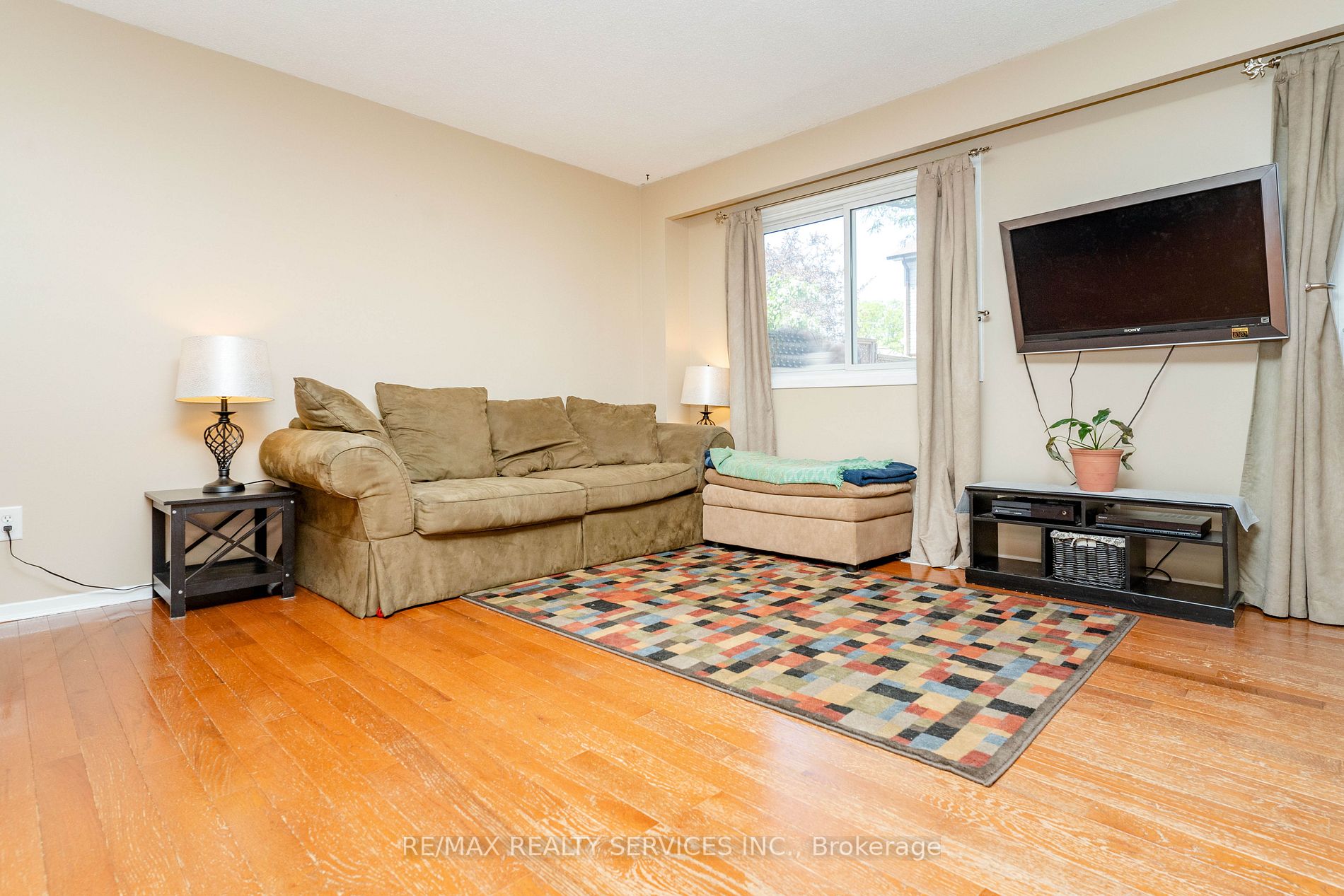 4 Traverston Crt