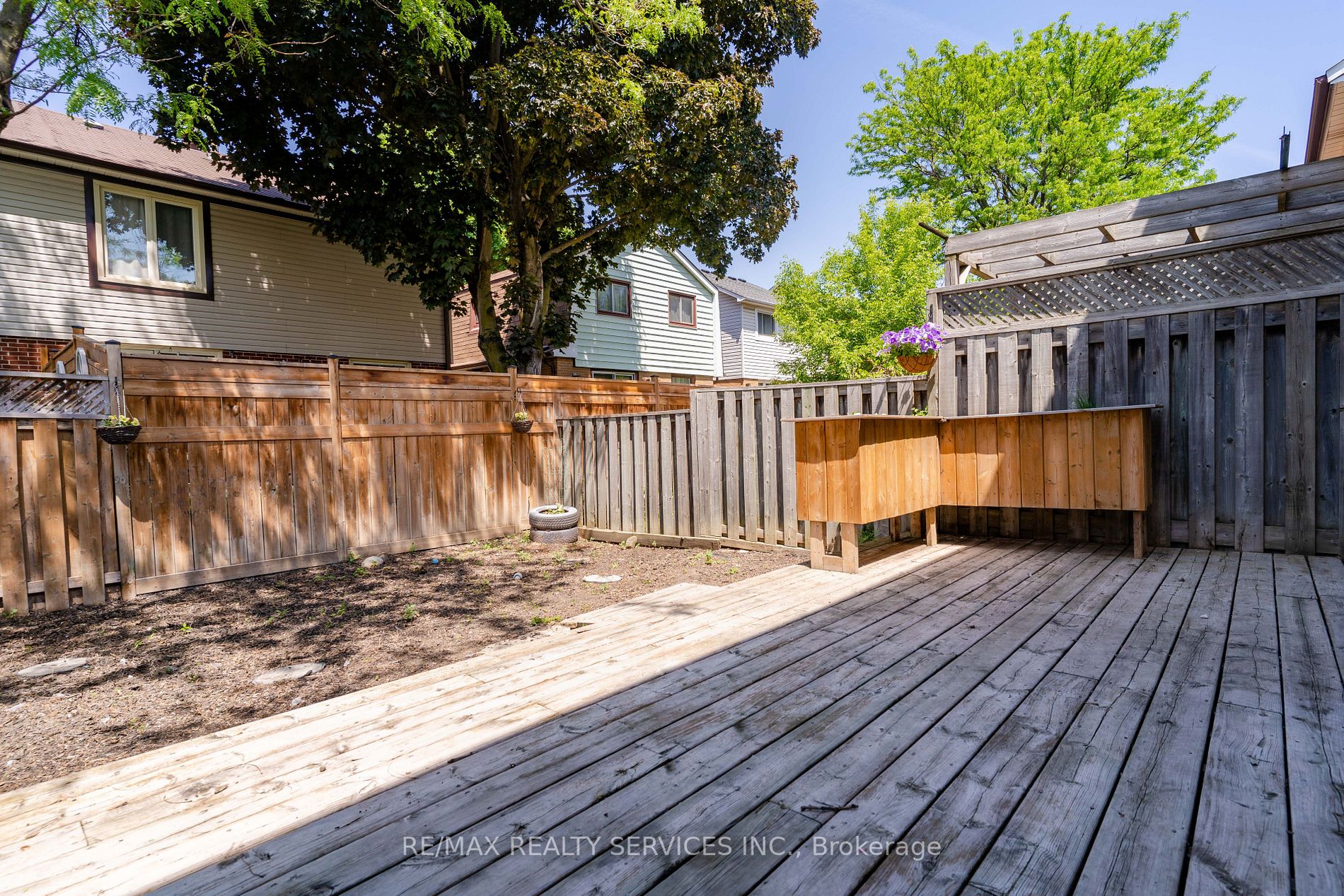 4 Traverston Crt