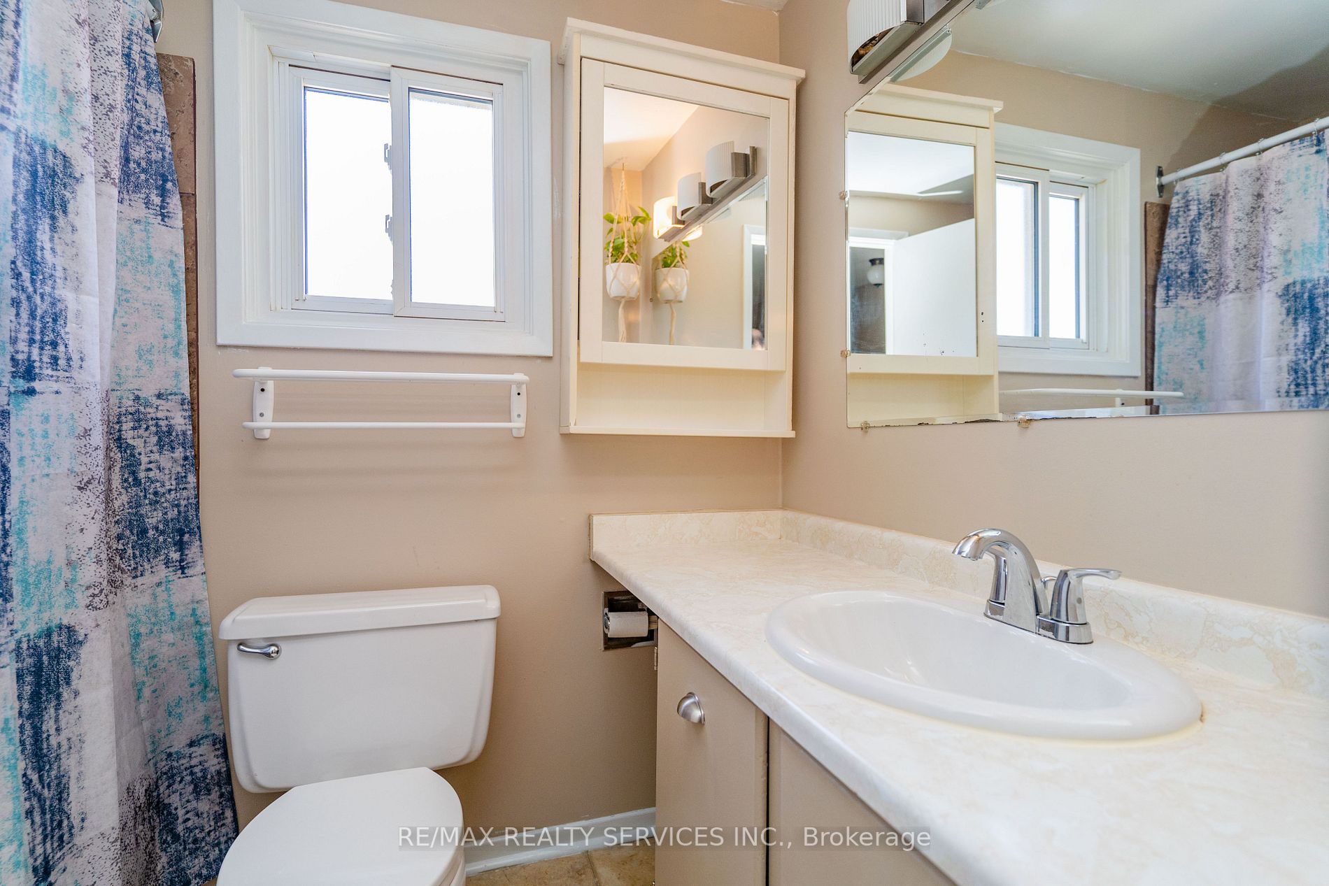 4 Traverston Crt