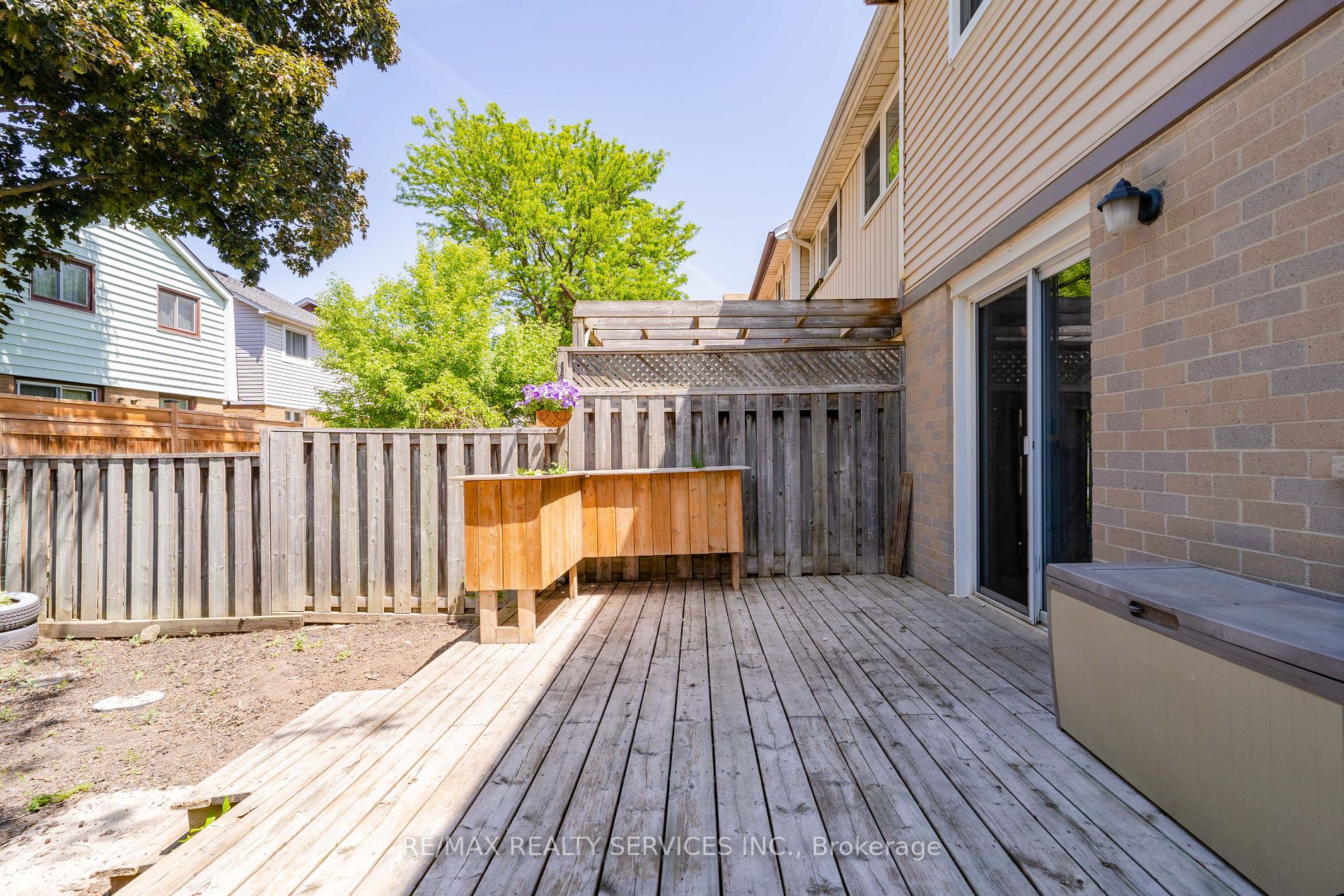 4 Traverston Crt