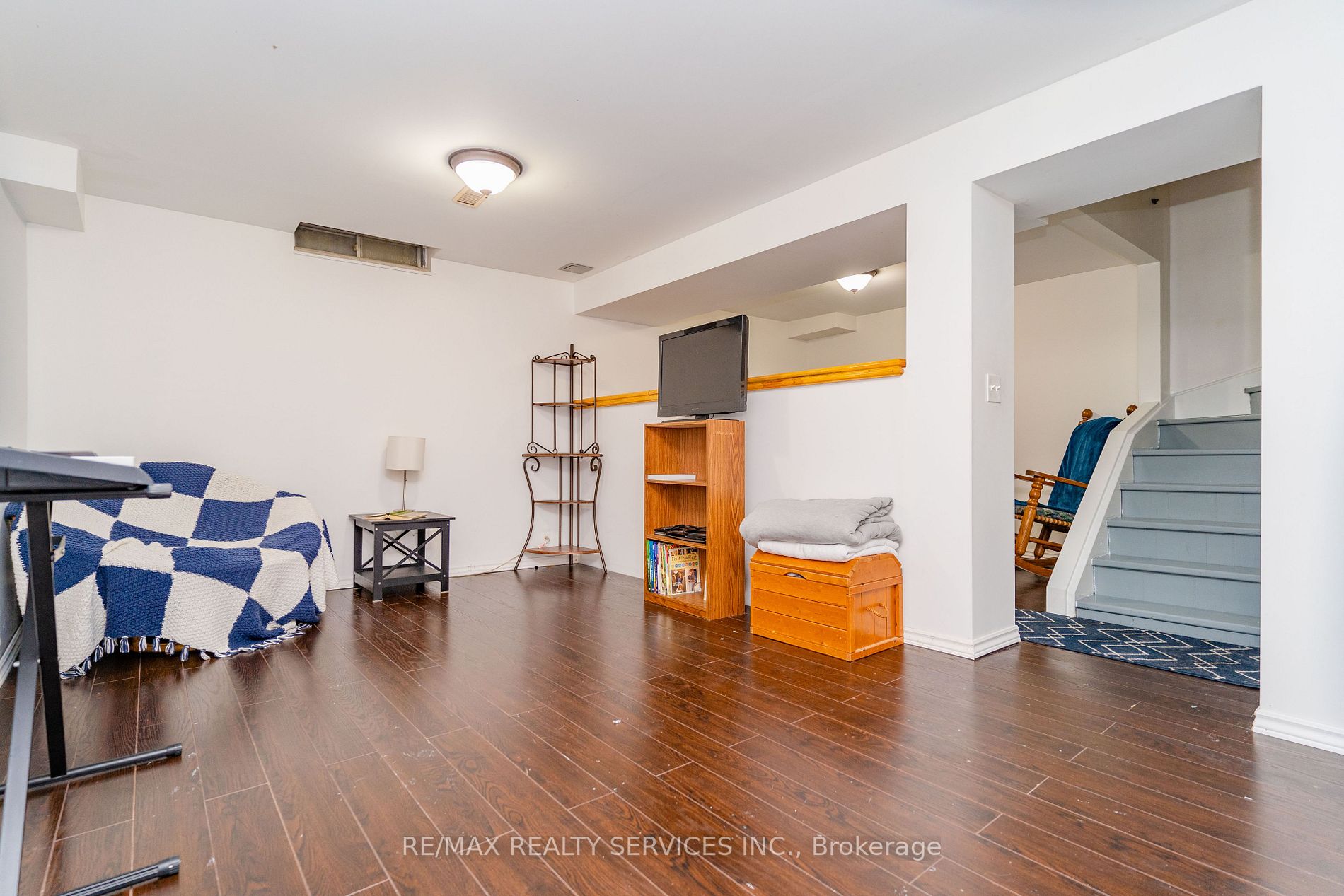 4 Traverston Crt
