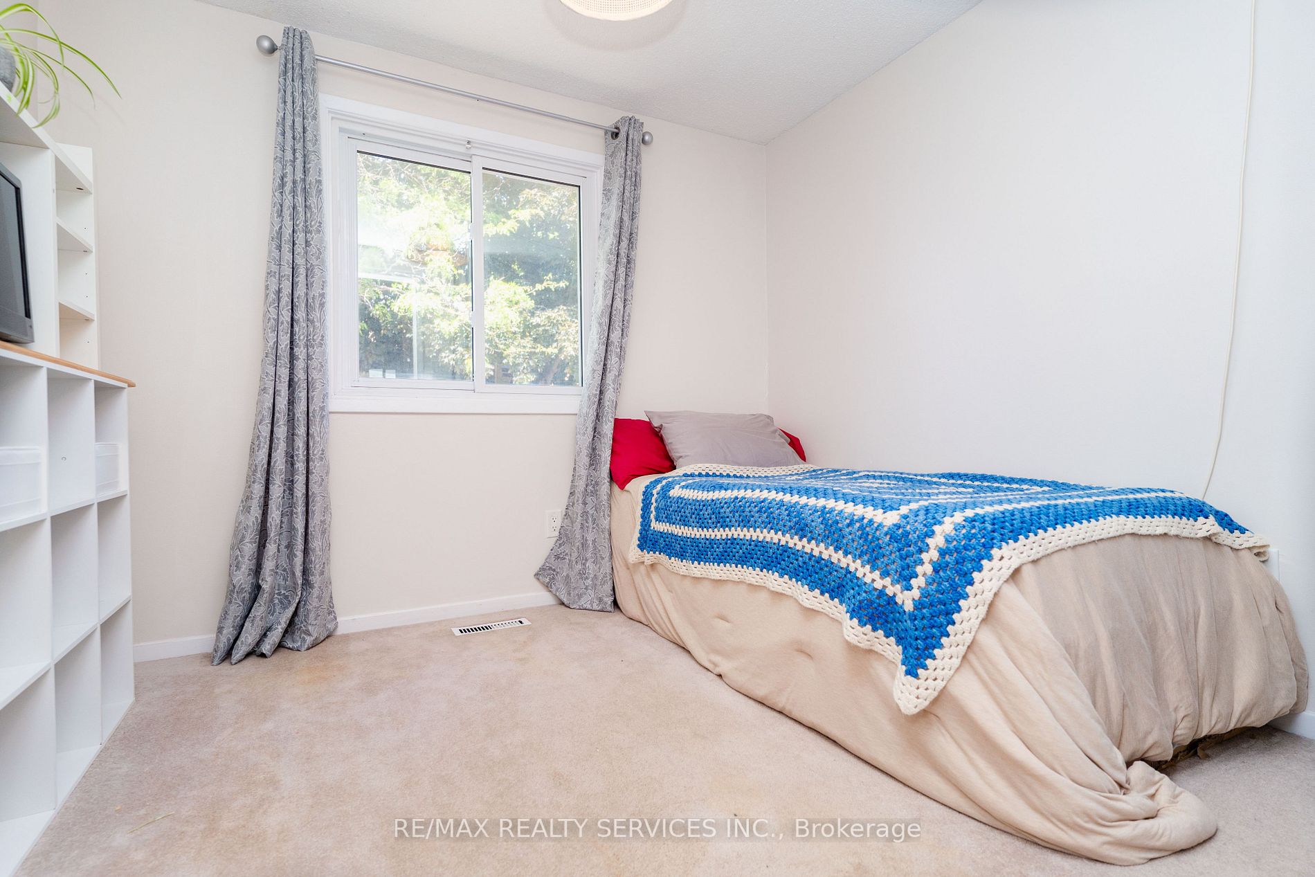 4 Traverston Crt