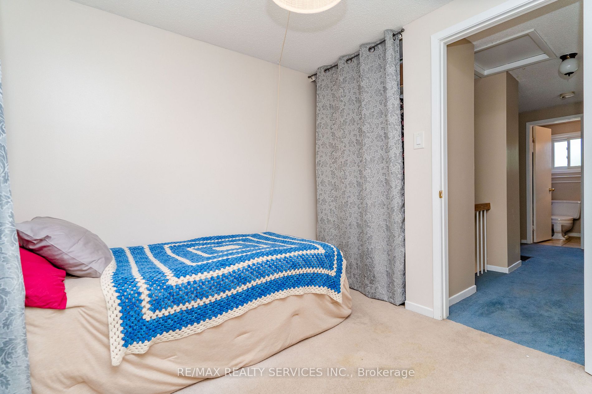 4 Traverston Crt