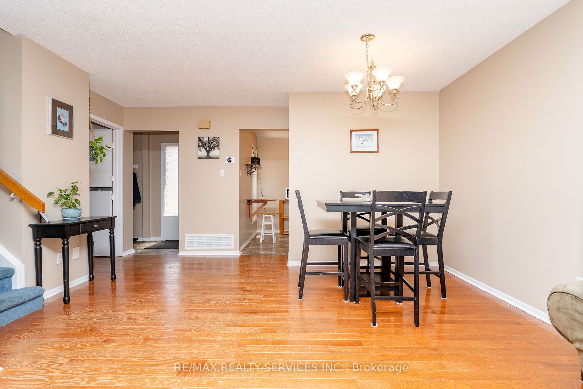 4 Traverston Crt