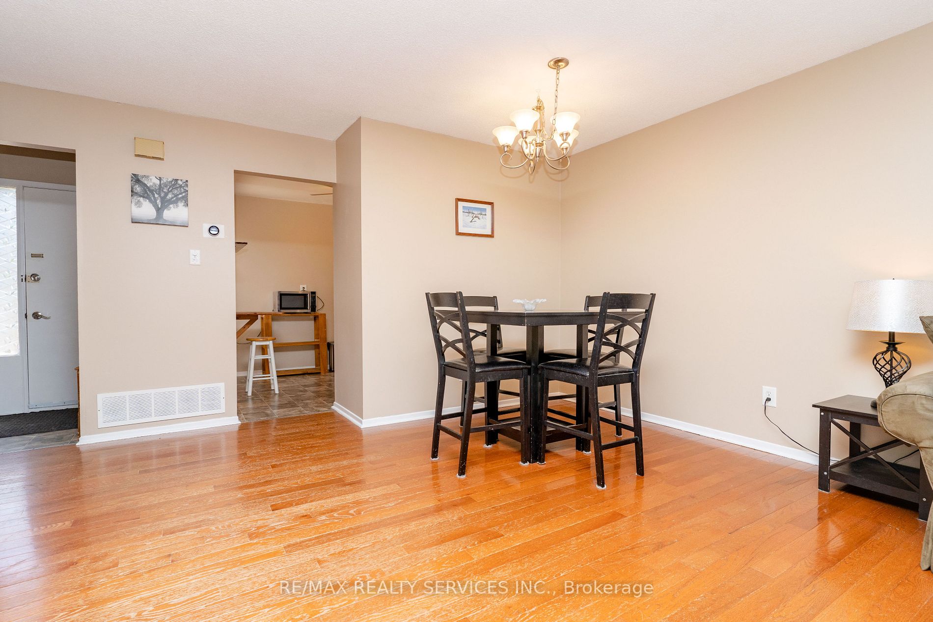 4 Traverston Crt
