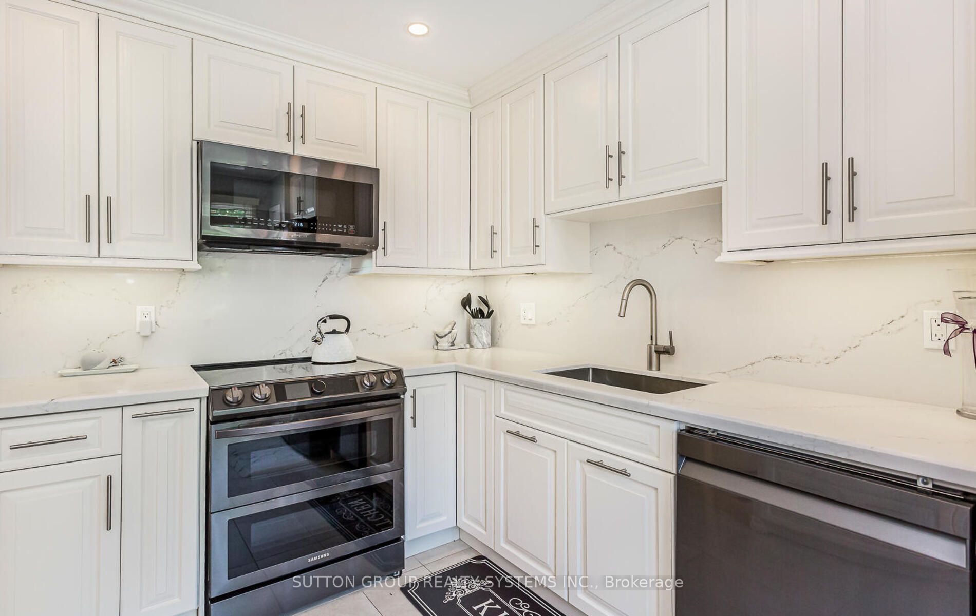 2651 Aquitaine Ave, #19